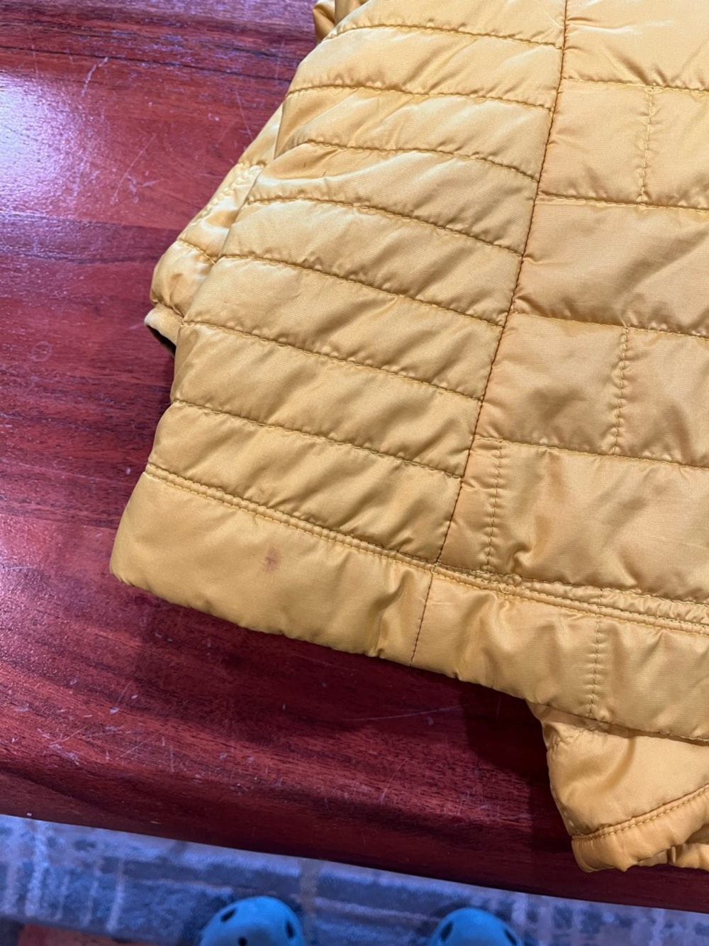 Patagonia Yellow (gold?) Nano Puff Jacket - Picture 4 of 7